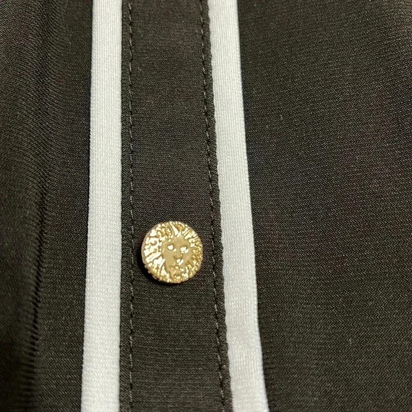 💙 Anne Klein Black and White Trim Top - Picture 5 of 5